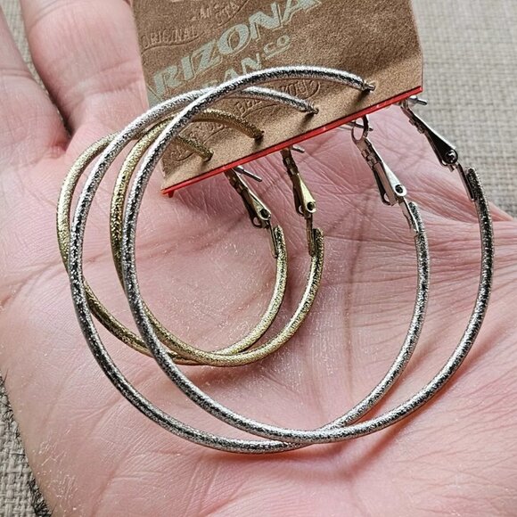 Arizona Jeans Co Women Earrings Set of 2 Hoop Earrings Silver/Gold Tone Jewelry - Picture 1 of 10